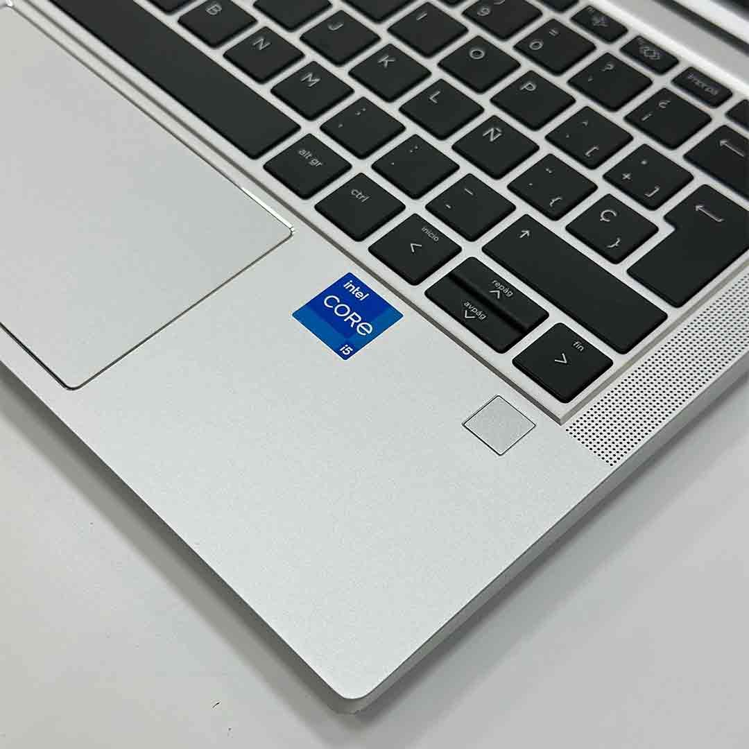  HP ProBook 430 G8 - Performance et Élégance au Service de Votre Produc 